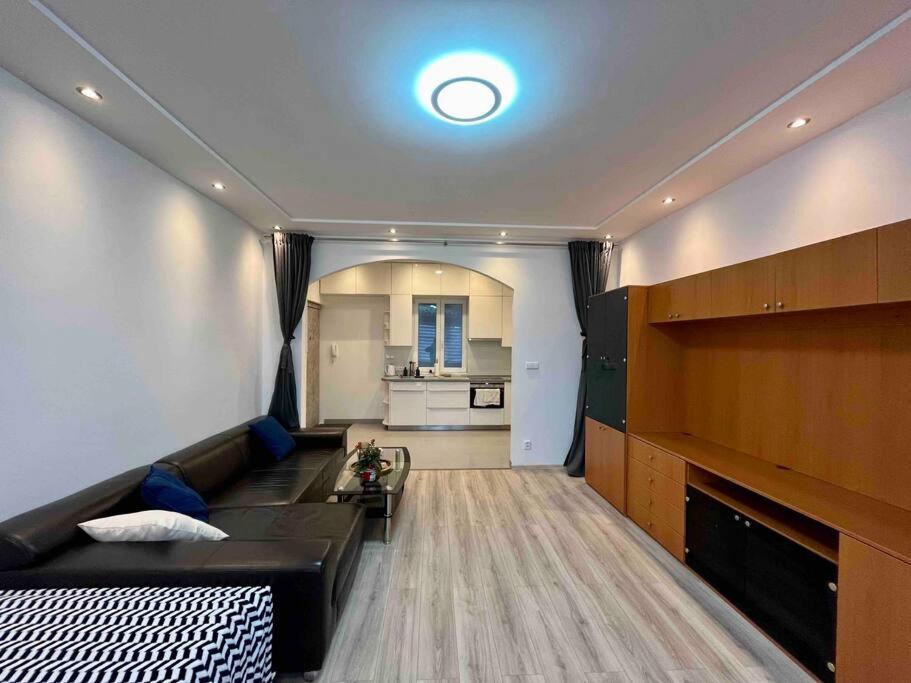 Modern Flat In Central Prag Exterior foto